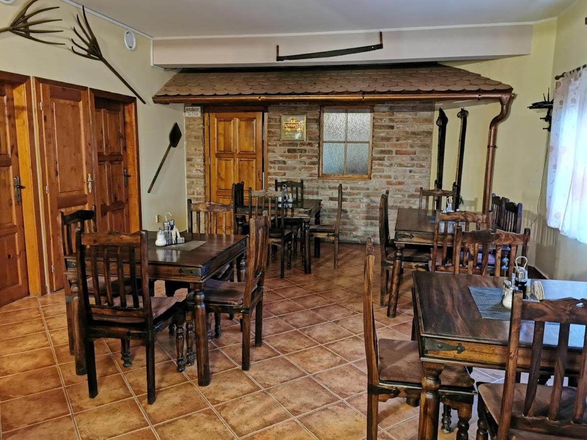 Restaurace a penzión u Jessyho Perná Exterior foto